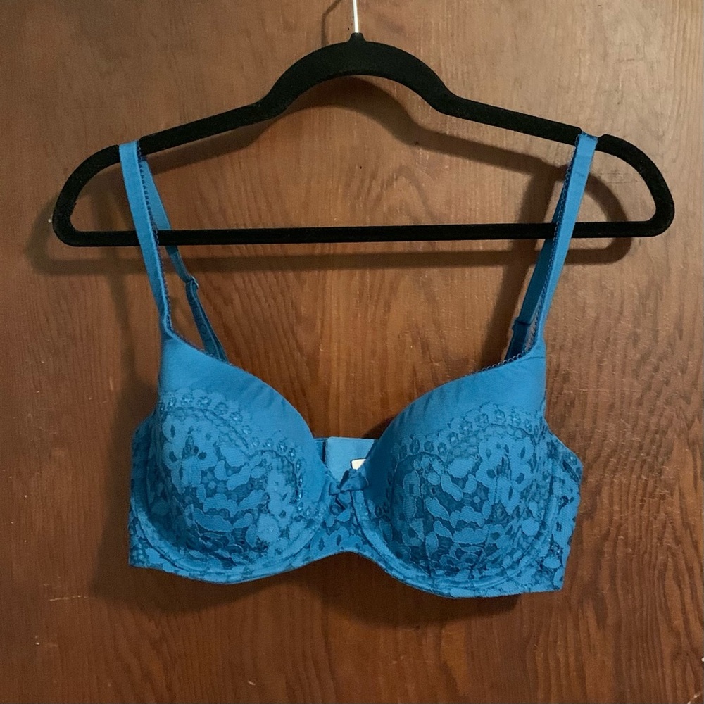 Body by Victoria’s Secret teal bra